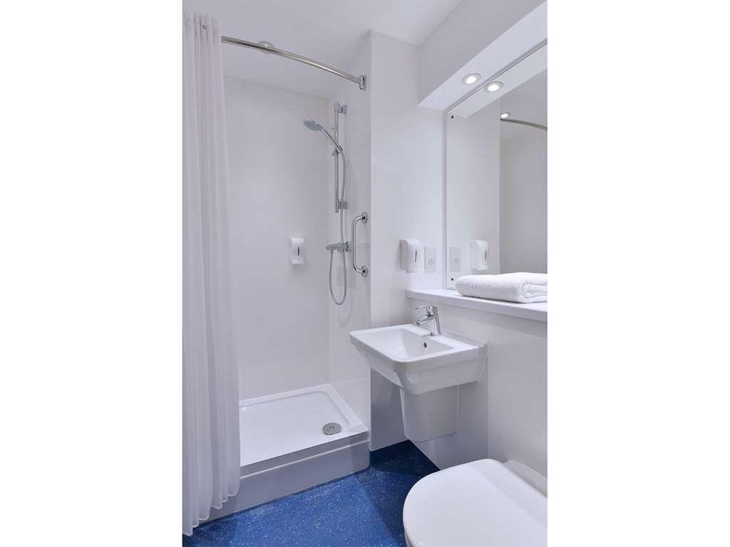 Travelodge Edinburgh Dreghorn Zimmer foto